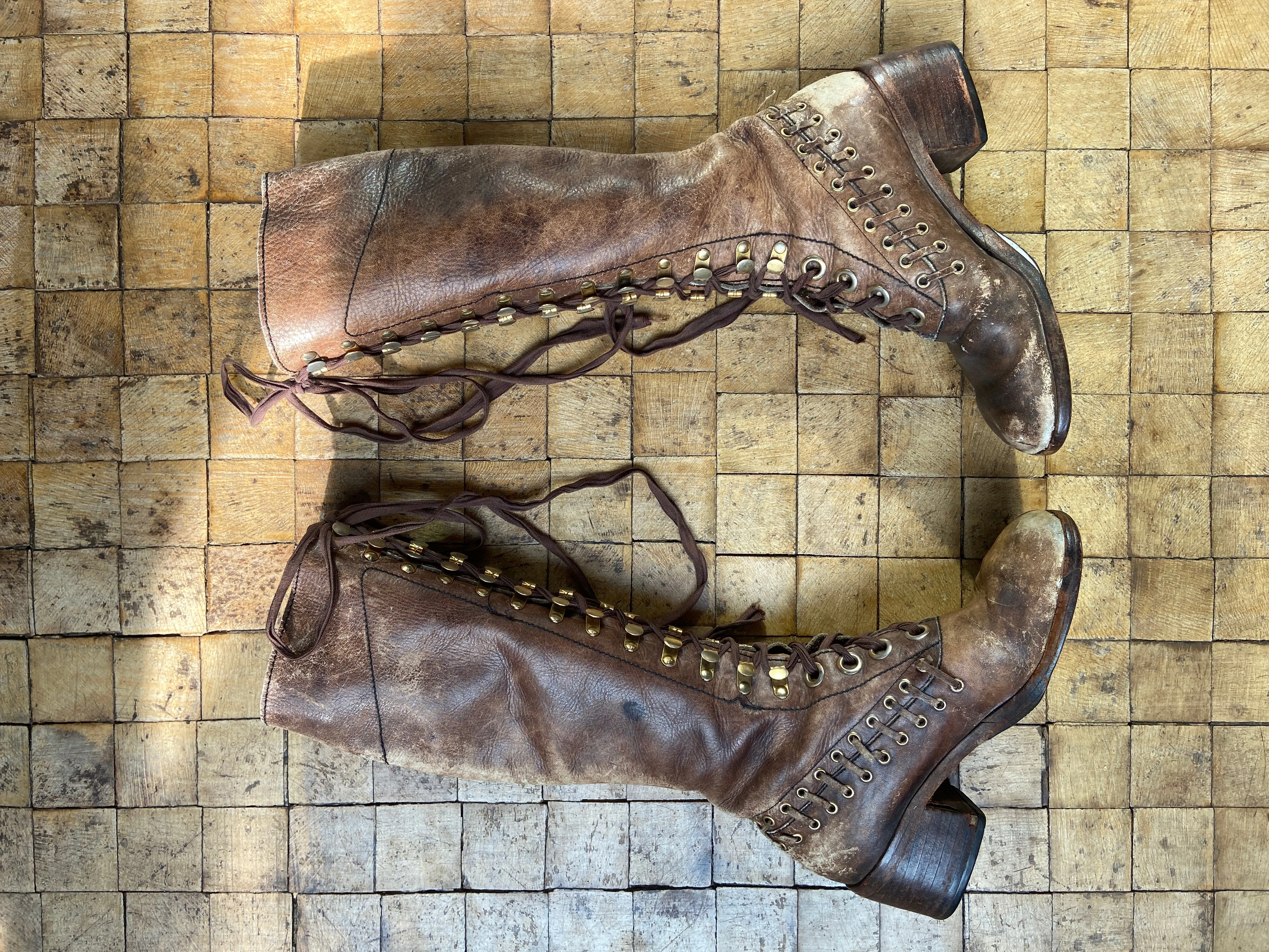1960s Distressed Leather Lace Up Tall Boots ( 7-7.5)