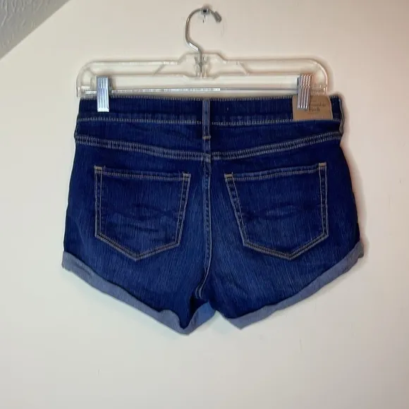 Abercrombie Dark Wash Denim Cuffed Jean Shorts Mid Rise 3in inseam size 6 / 28