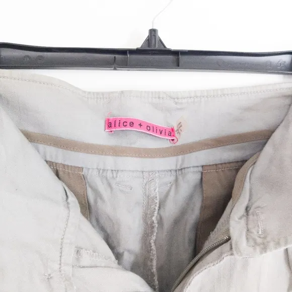 Alice &amp; Olivia Women's Shorts Size 8 Gray Khaki Bottoms