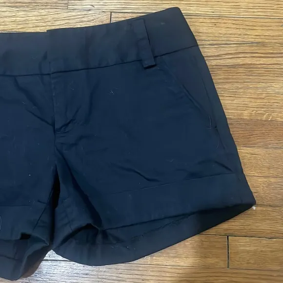 Alice   Olivia Black Cady Cuffed Shorts
