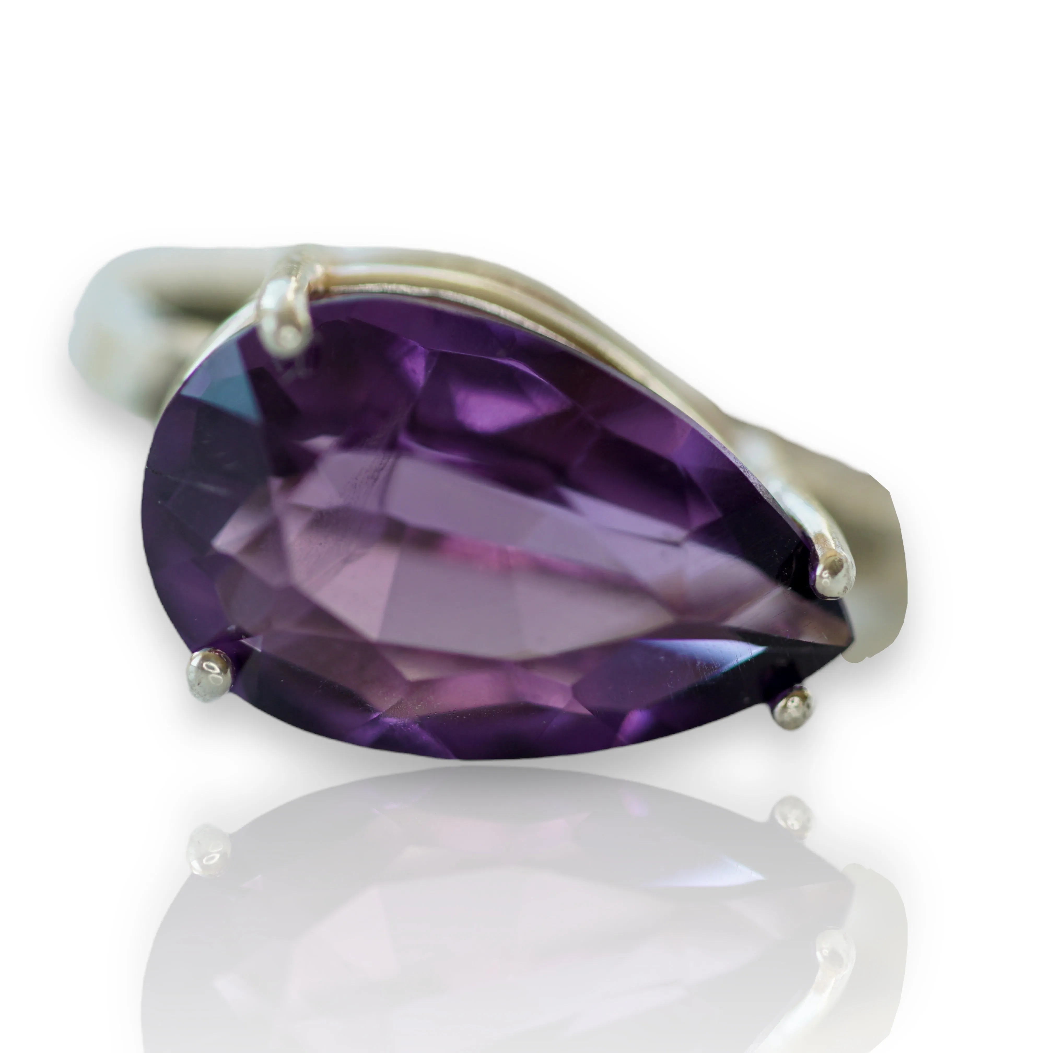Amethyst ear cuff in silver