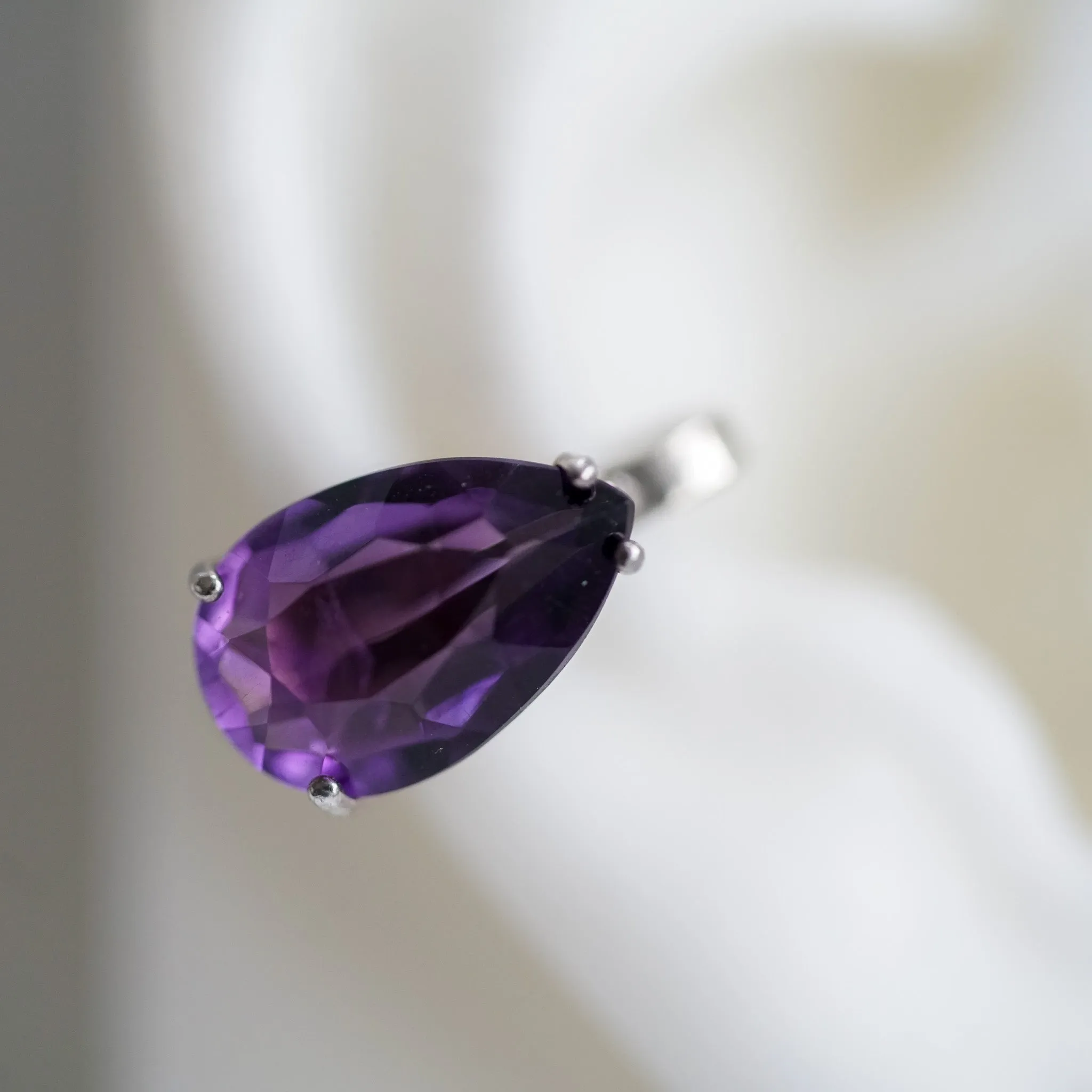 Amethyst ear cuff in silver
