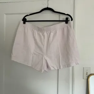 Aritzia Wilfred Pink Linen Cotton Shorts