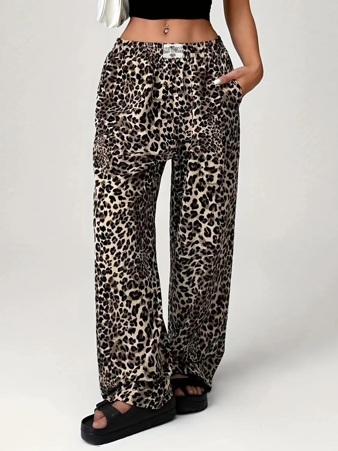 Beautiful leopard print wide leg pants with Pockets