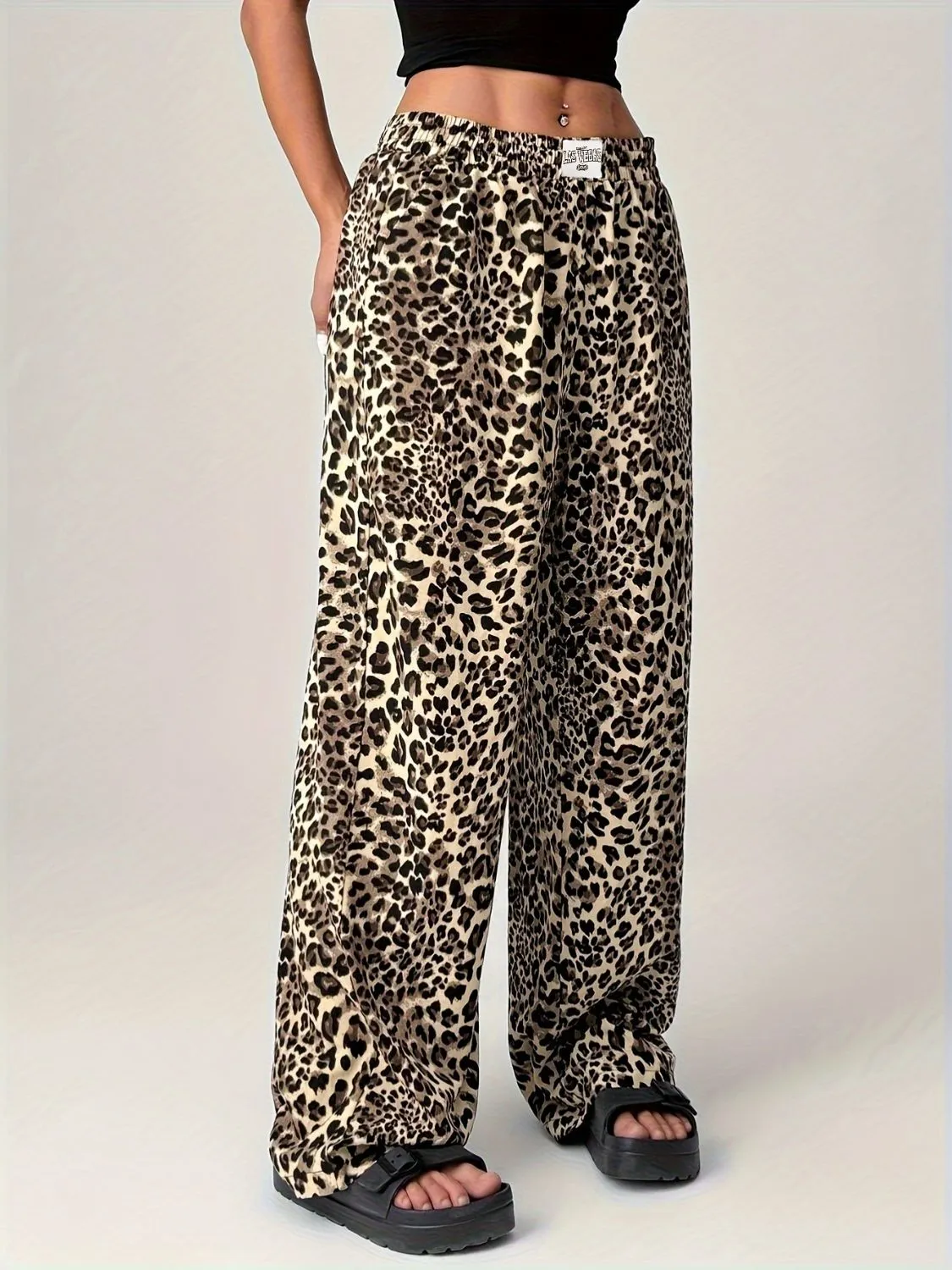Beautiful leopard print wide leg pants with Pockets