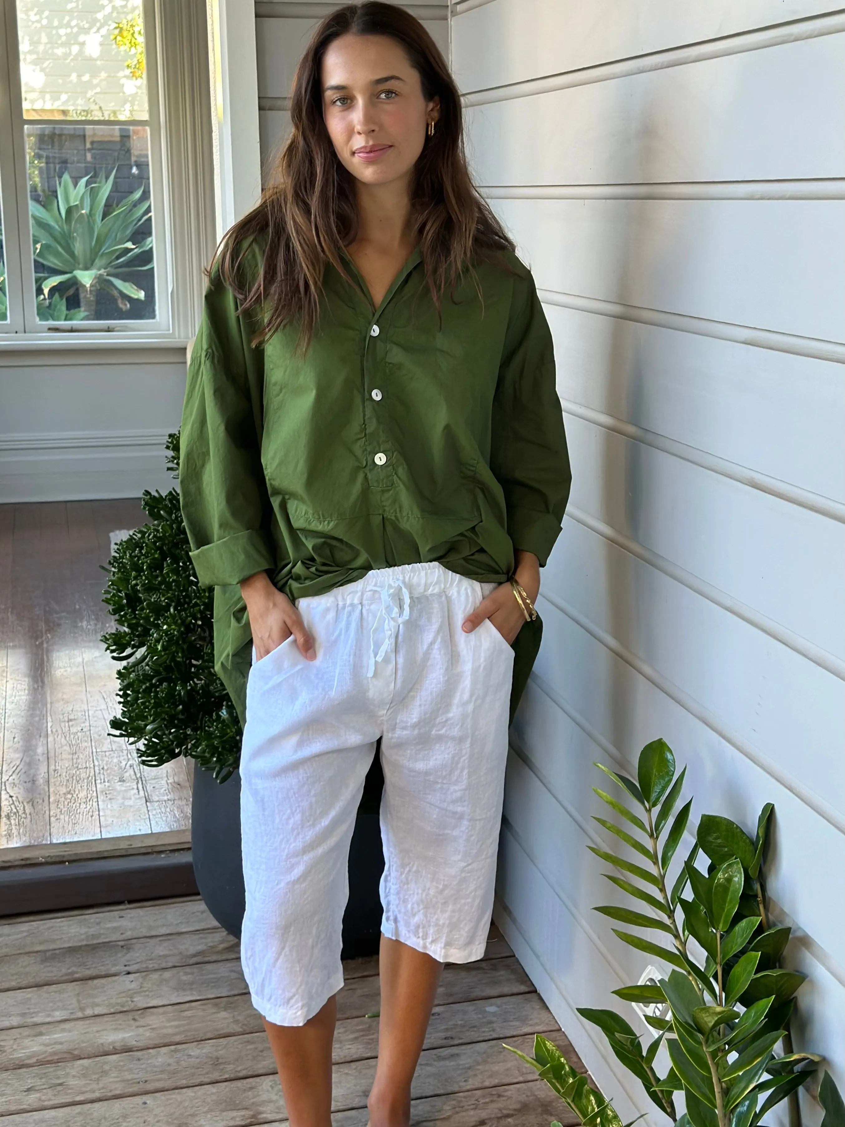 billy short-white linen