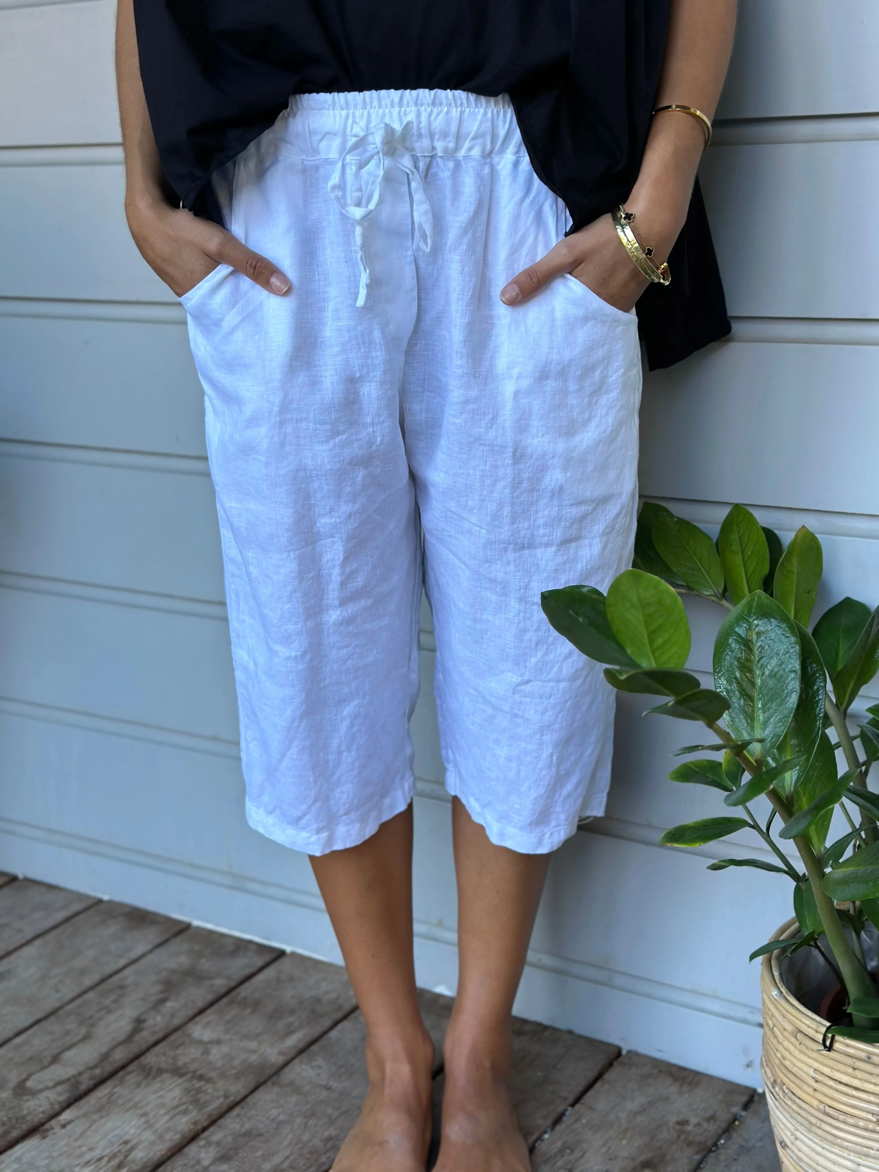 billy short-white linen