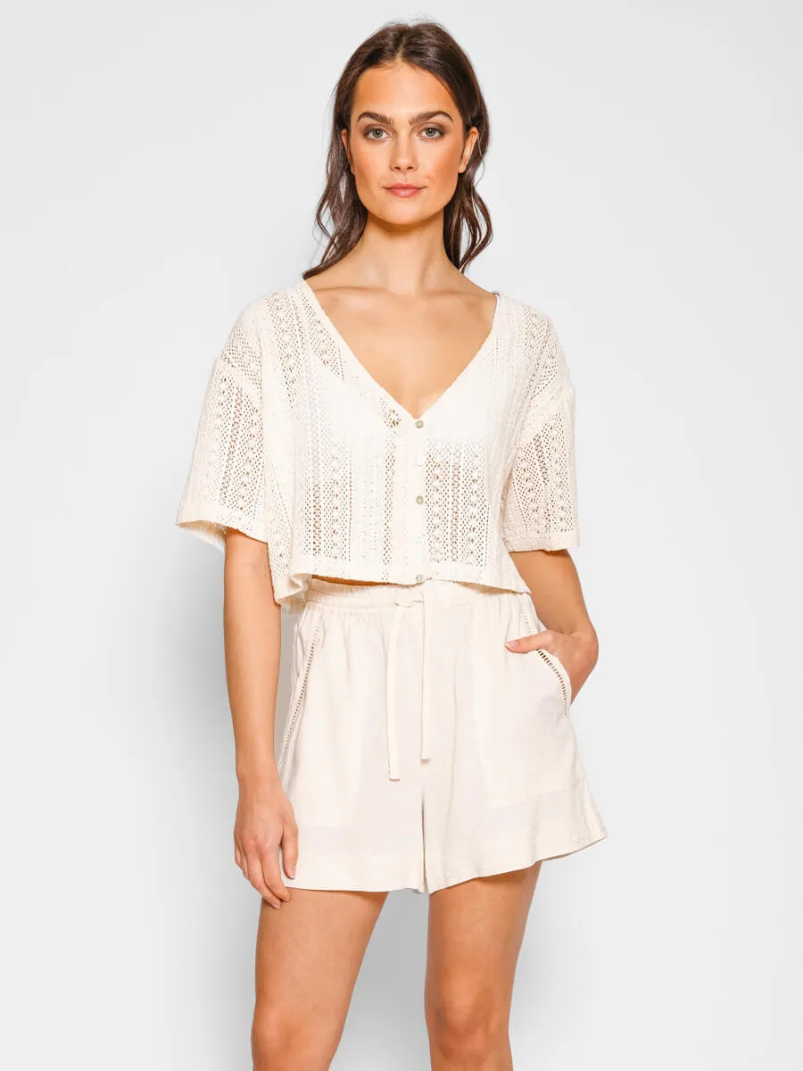 Capri Travel Shorts in Raw