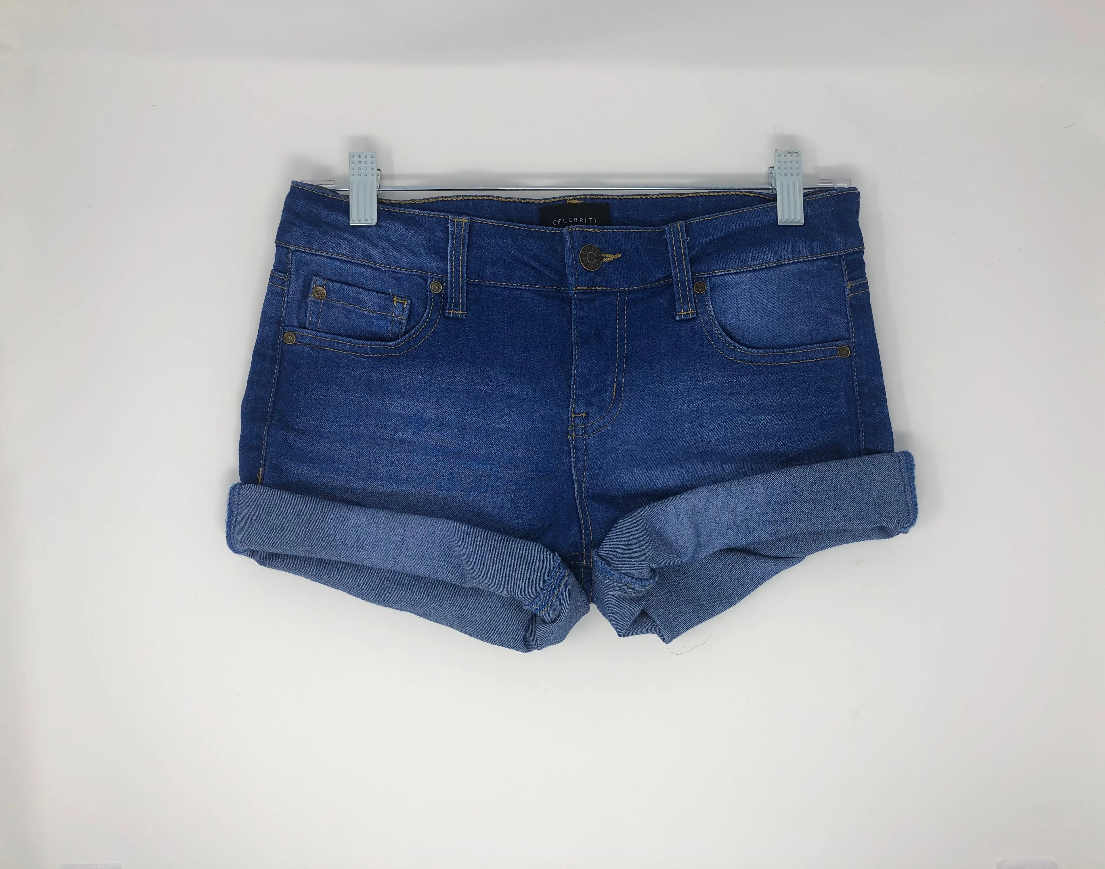 Celebrity Pink, size 3. #3405