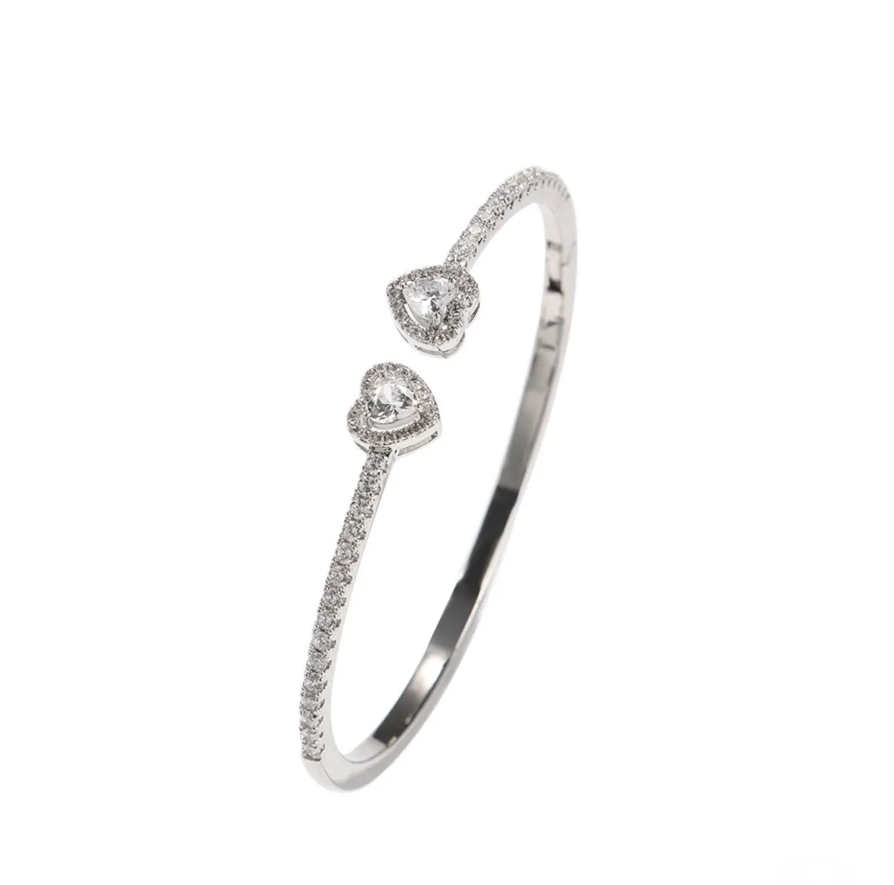 CLASSY HEART BANGLE