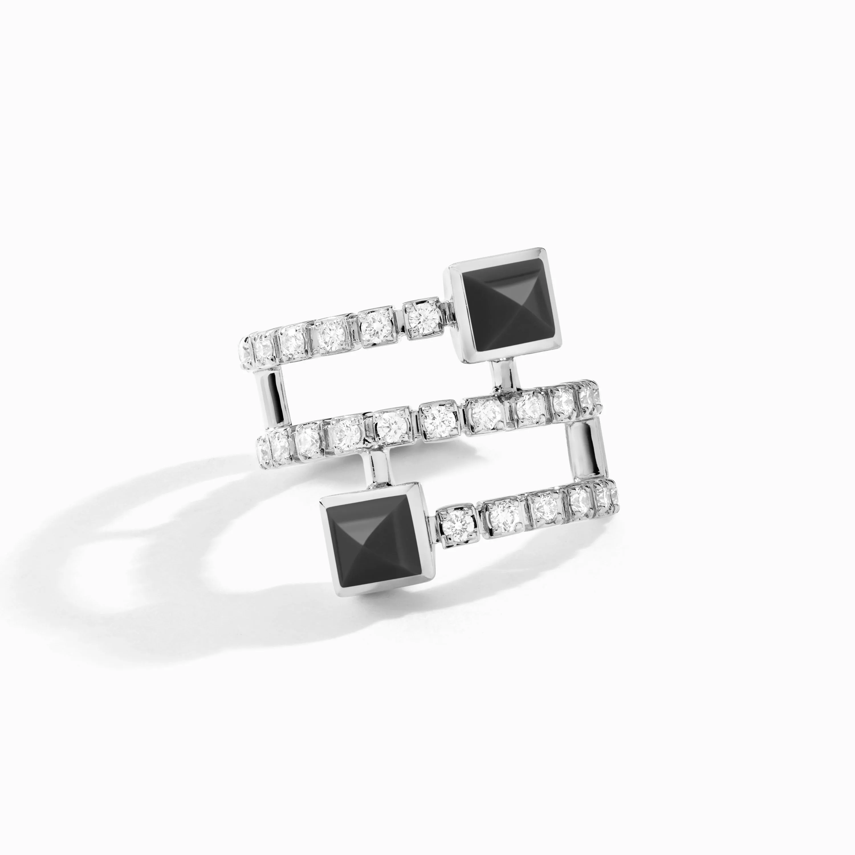 Cleo Lotus Twist Ear Cuff (Single R)