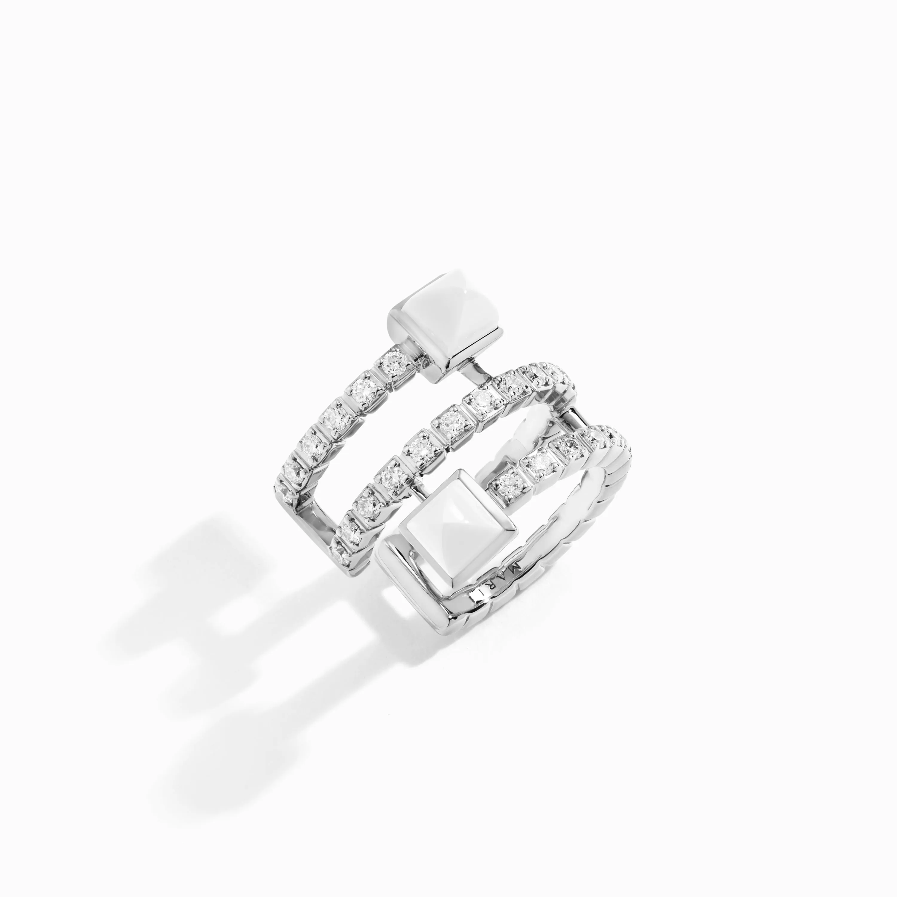 Cleo Lotus Twist Ear Cuff (Single R)