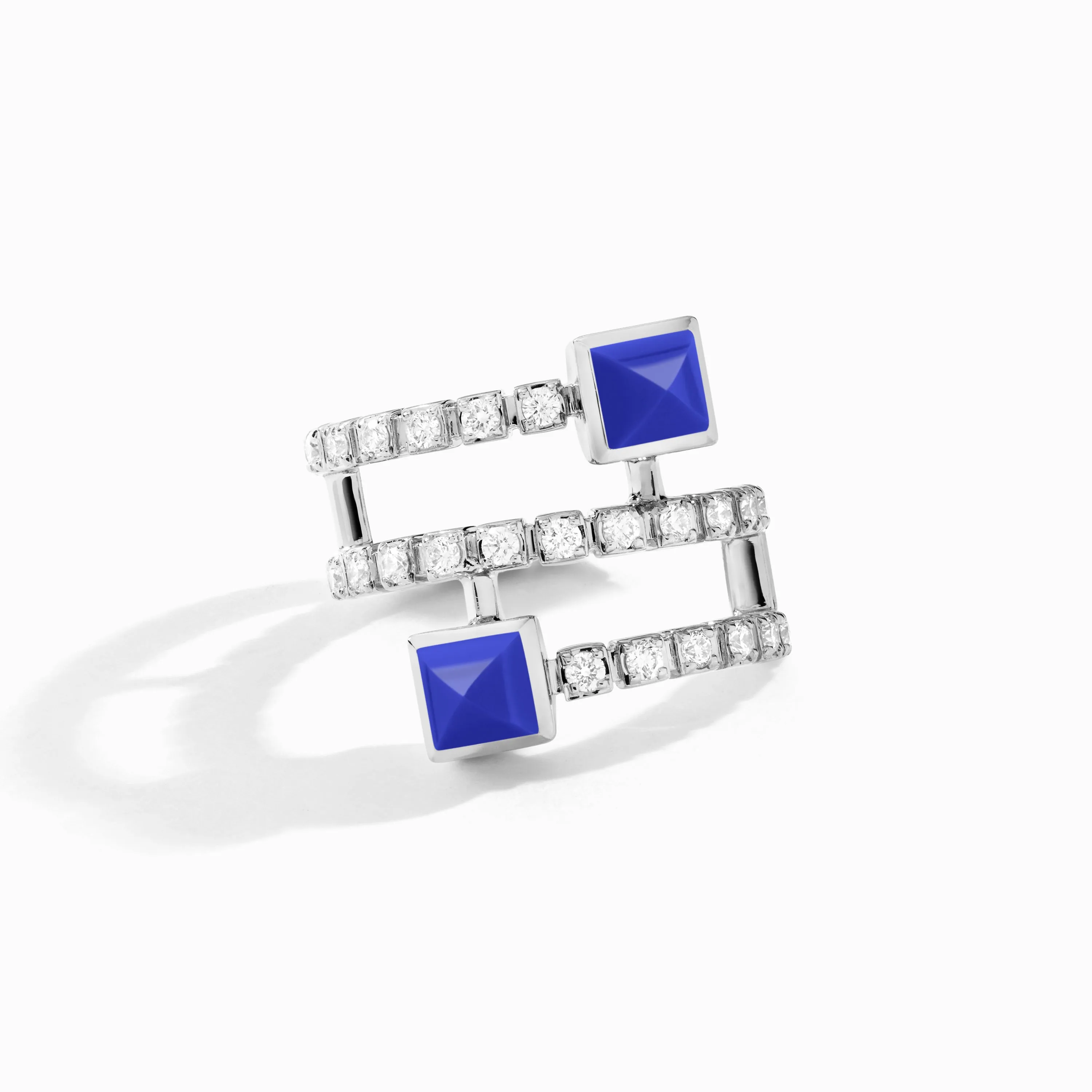 Cleo Lotus Twist Ear Cuff (Single R)