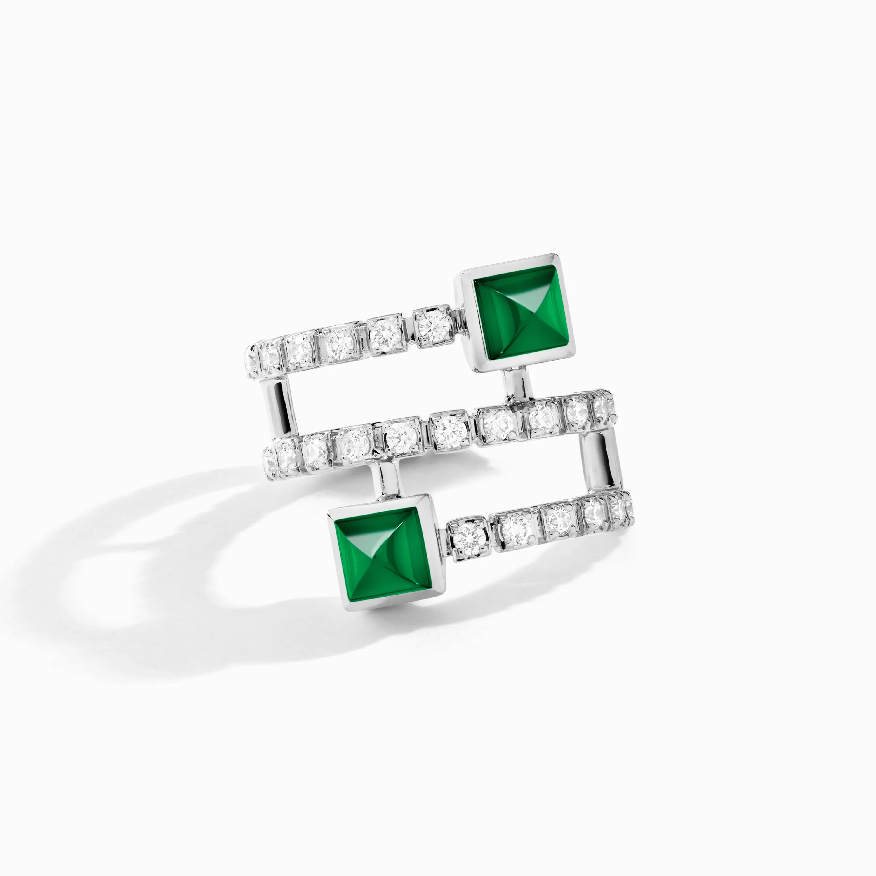 Cleo Lotus Twist Ear Cuff (Single R)