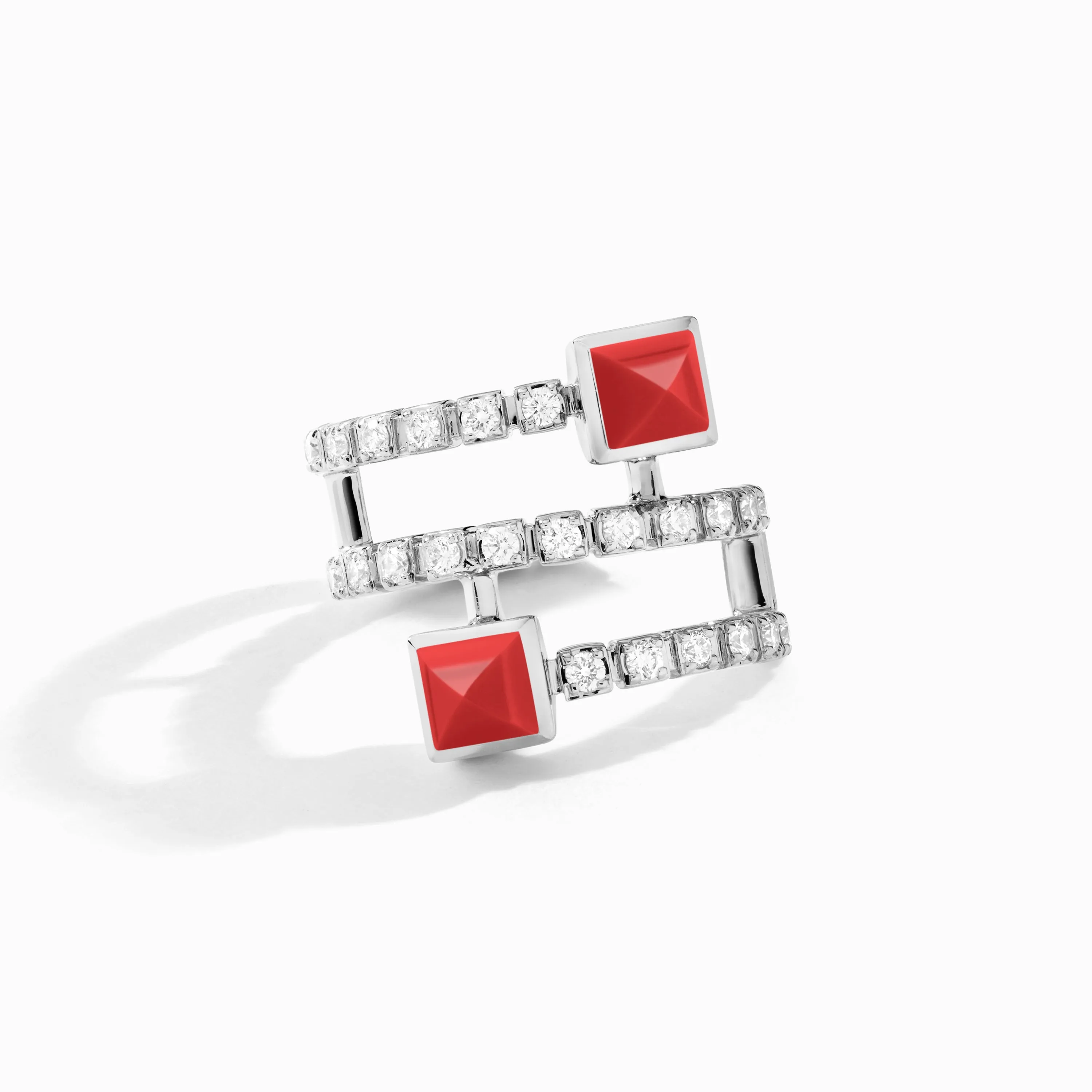 Cleo Lotus Twist Ear Cuff (Single R)