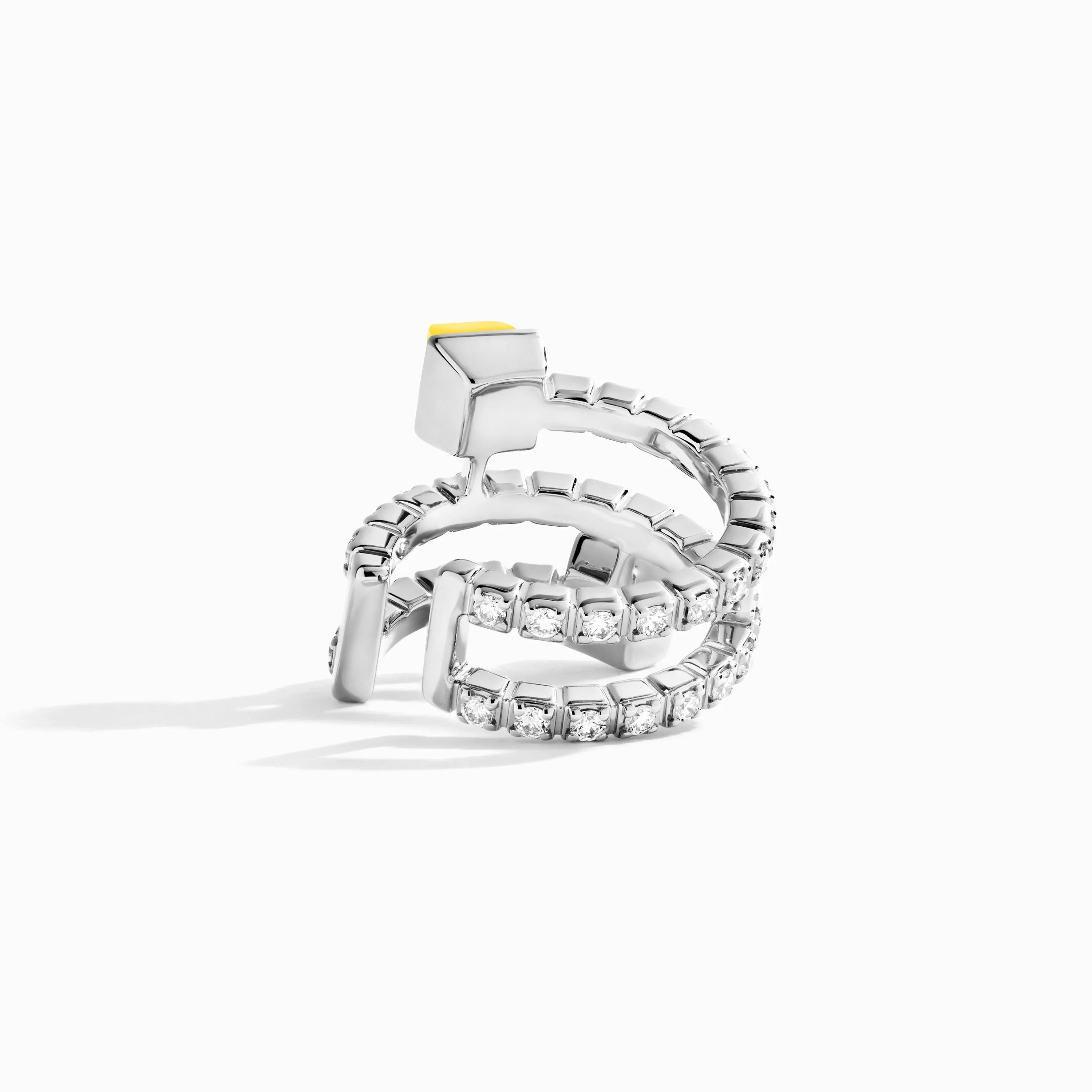 Cleo Lotus Twist Ear Cuff (Single R)