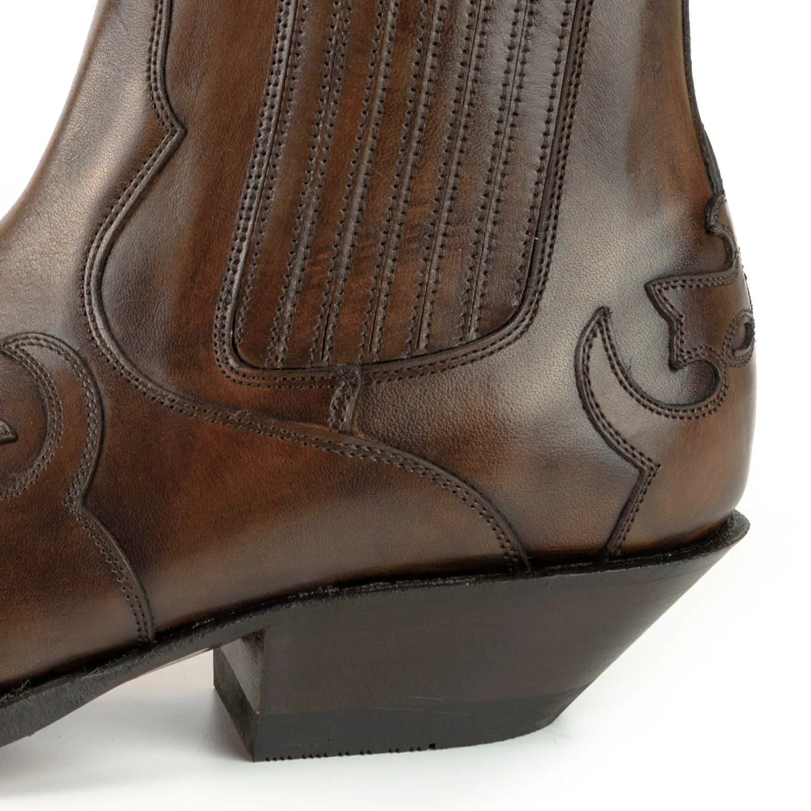 Cowboy Boots or Ankle Boots for Women and Men, Handcrafted, Brown Leather, Urban 1931
