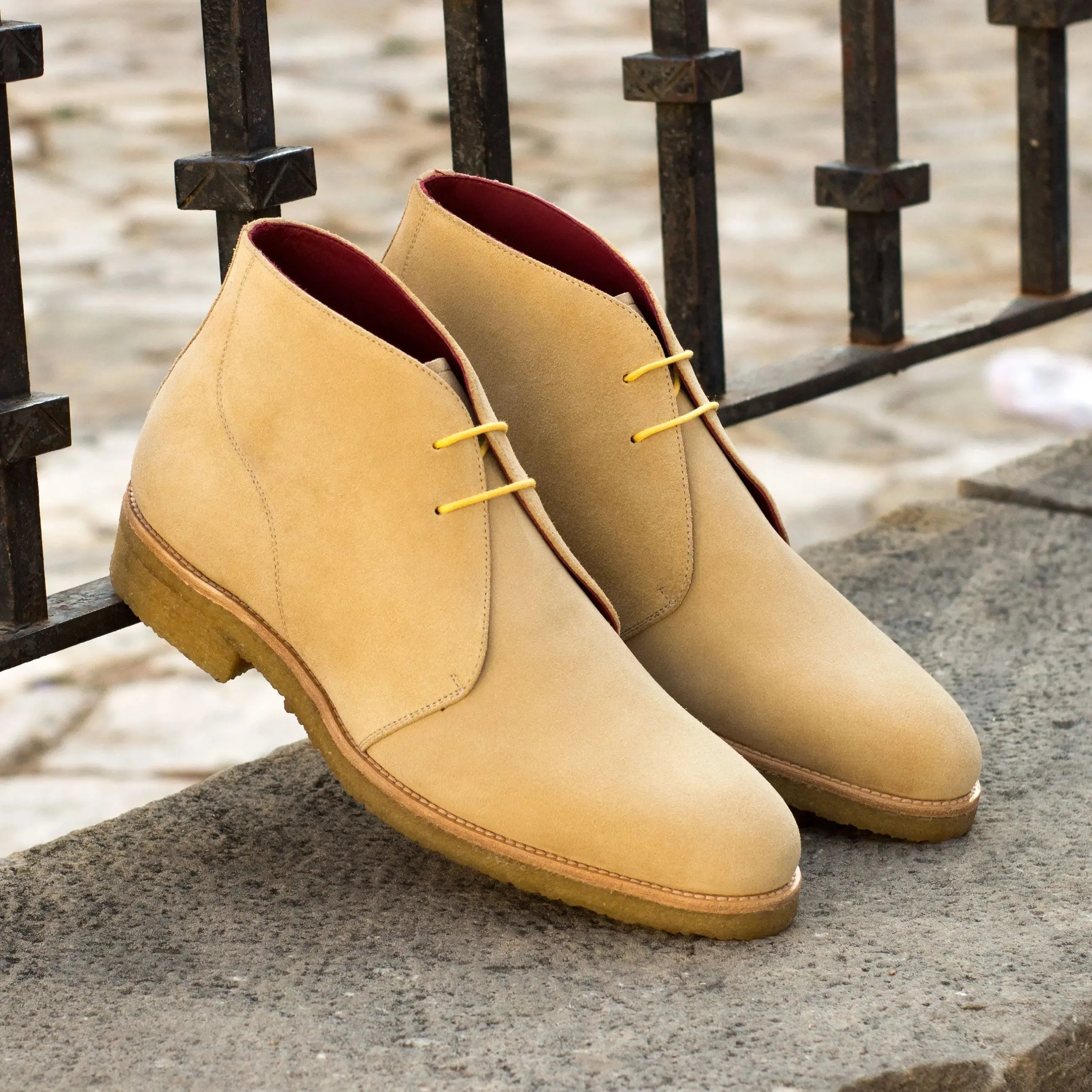 DapperFam Vivace in Sand Men's Lux Suede Chukka