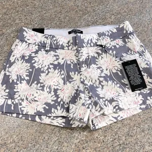 Dear John Finnegan cuffed shorts size 29