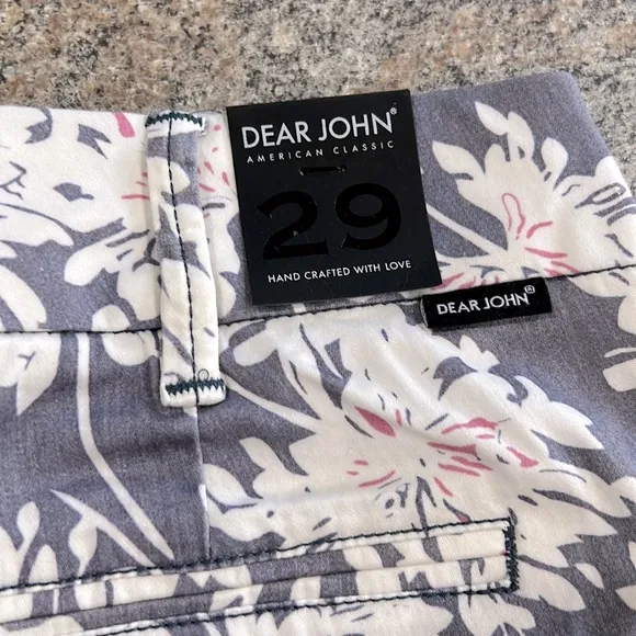 Dear John Finnegan cuffed shorts size 29