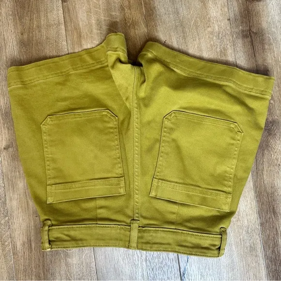 Everlane Chartreuse High Waisted Lime Green Shorts Size 0