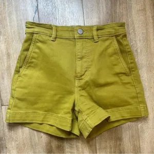 Everlane Chartreuse High Waisted Lime Green Shorts Size 0