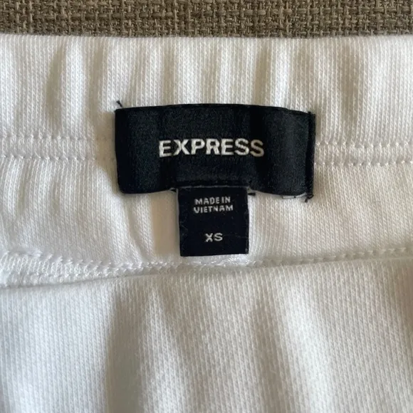 EXPRESS High Waisted Fleece Knit Pleated Mini Skort in White SZ XS