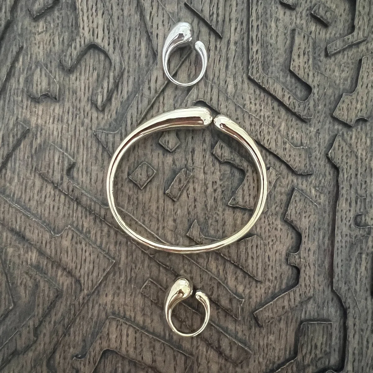 Fluid Bangle