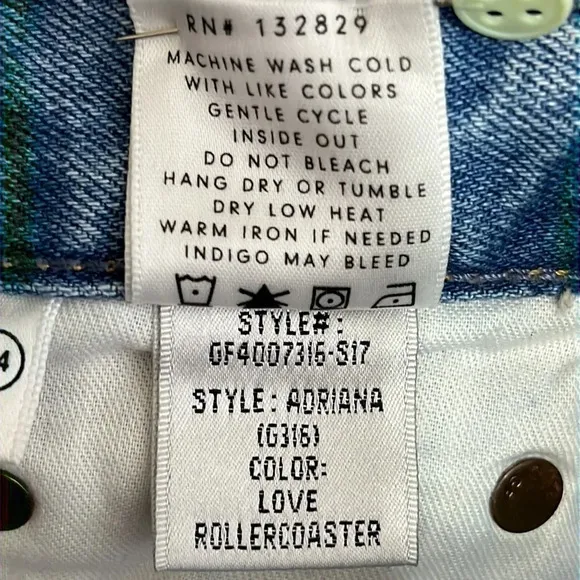 GRLFRND Adriana Button Fly Mid Rise Slouchy Shorts Love Rollercoaster - Size 24