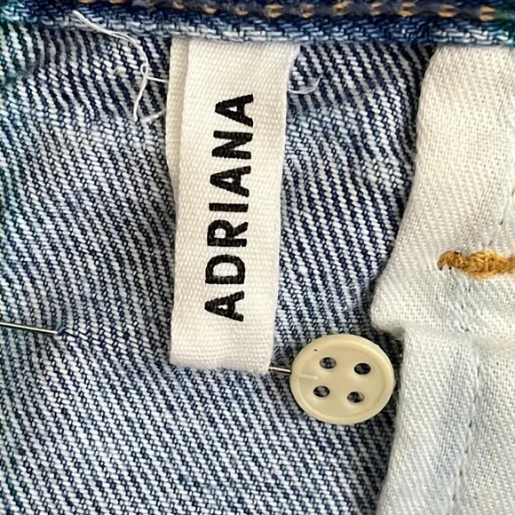 GRLFRND Adriana Button Fly Mid Rise Slouchy Shorts Love Rollercoaster - Size 24
