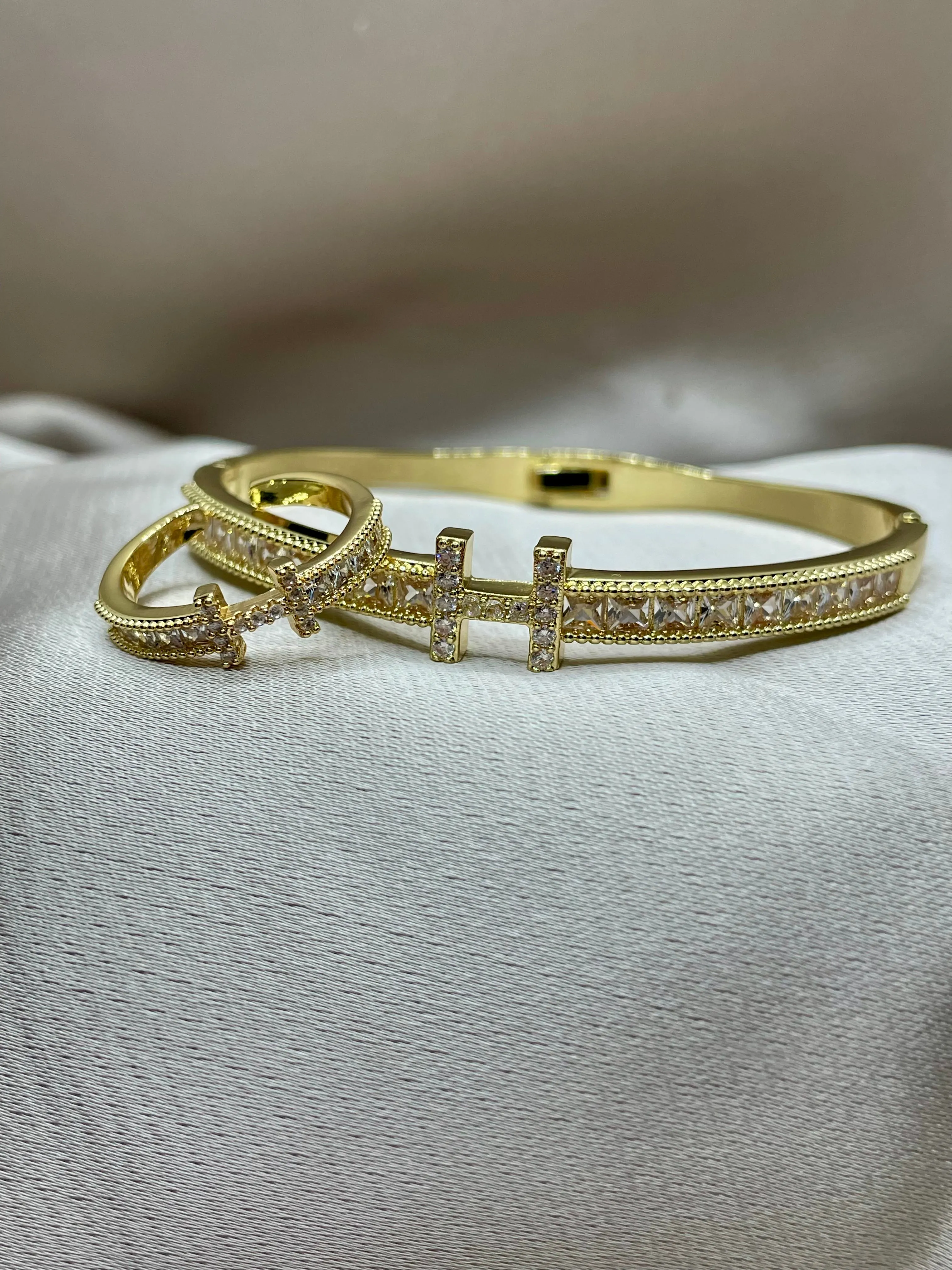 Hailey bangle