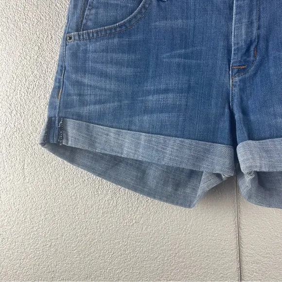 Hudson l 29 Classic Whisker Low Rise Button Flap Pocket Cuffed Denim Jean Shorts