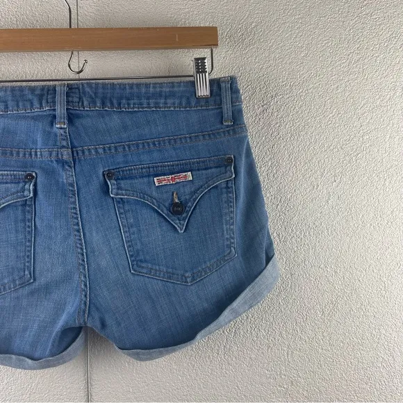 Hudson l 29 Classic Whisker Low Rise Button Flap Pocket Cuffed Denim Jean Shorts