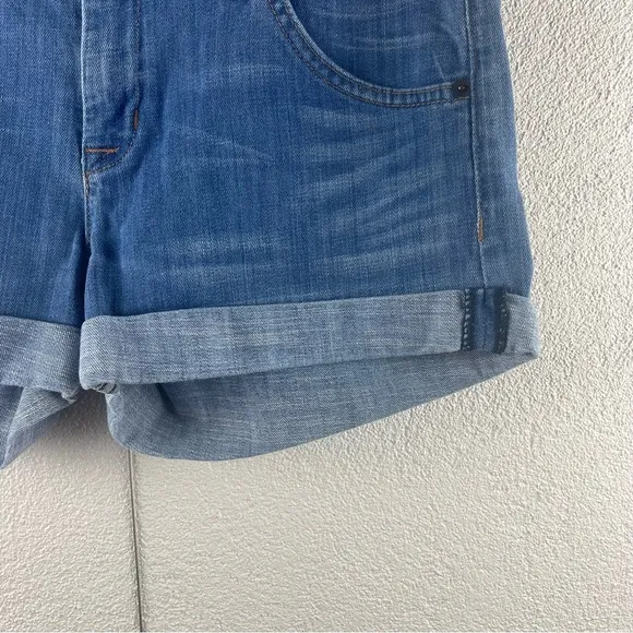 Hudson l 29 Classic Whisker Low Rise Button Flap Pocket Cuffed Denim Jean Shorts