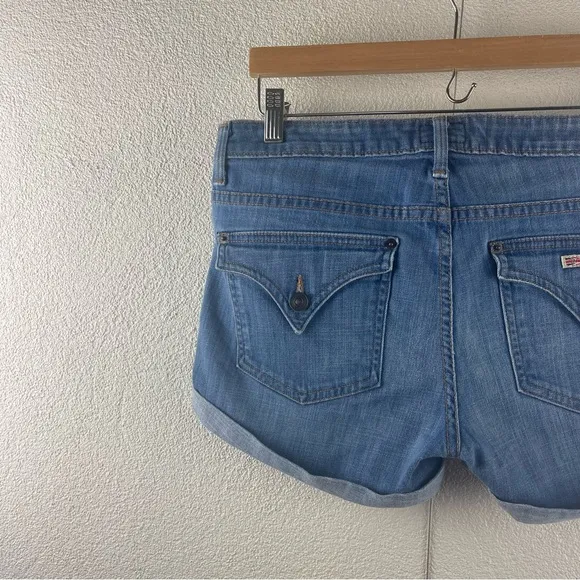 Hudson l 29 Classic Whisker Low Rise Button Flap Pocket Cuffed Denim Jean Shorts