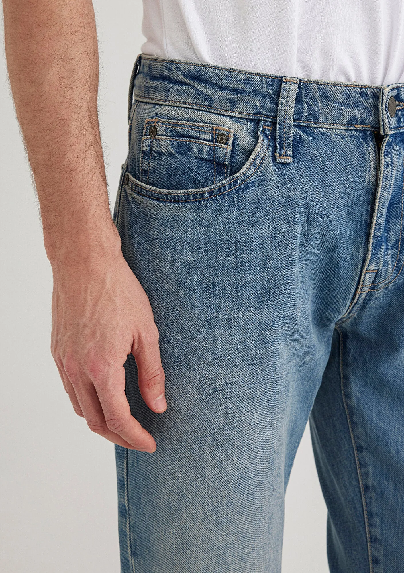 Jake Mid Vintage Comfort Jean Pants