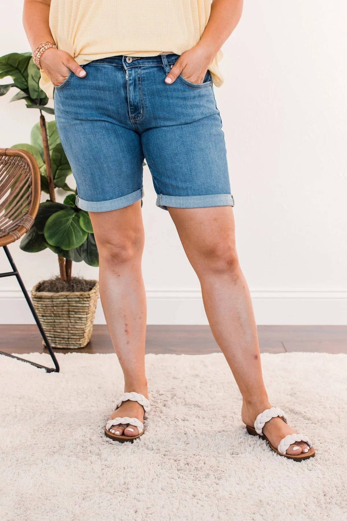 KanCan Mid-Rise Shorts- Lovina Wash