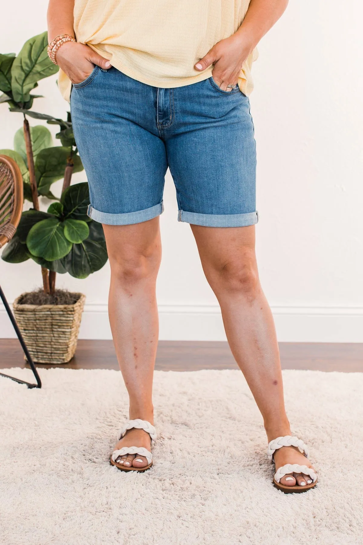 KanCan Mid-Rise Shorts- Lovina Wash