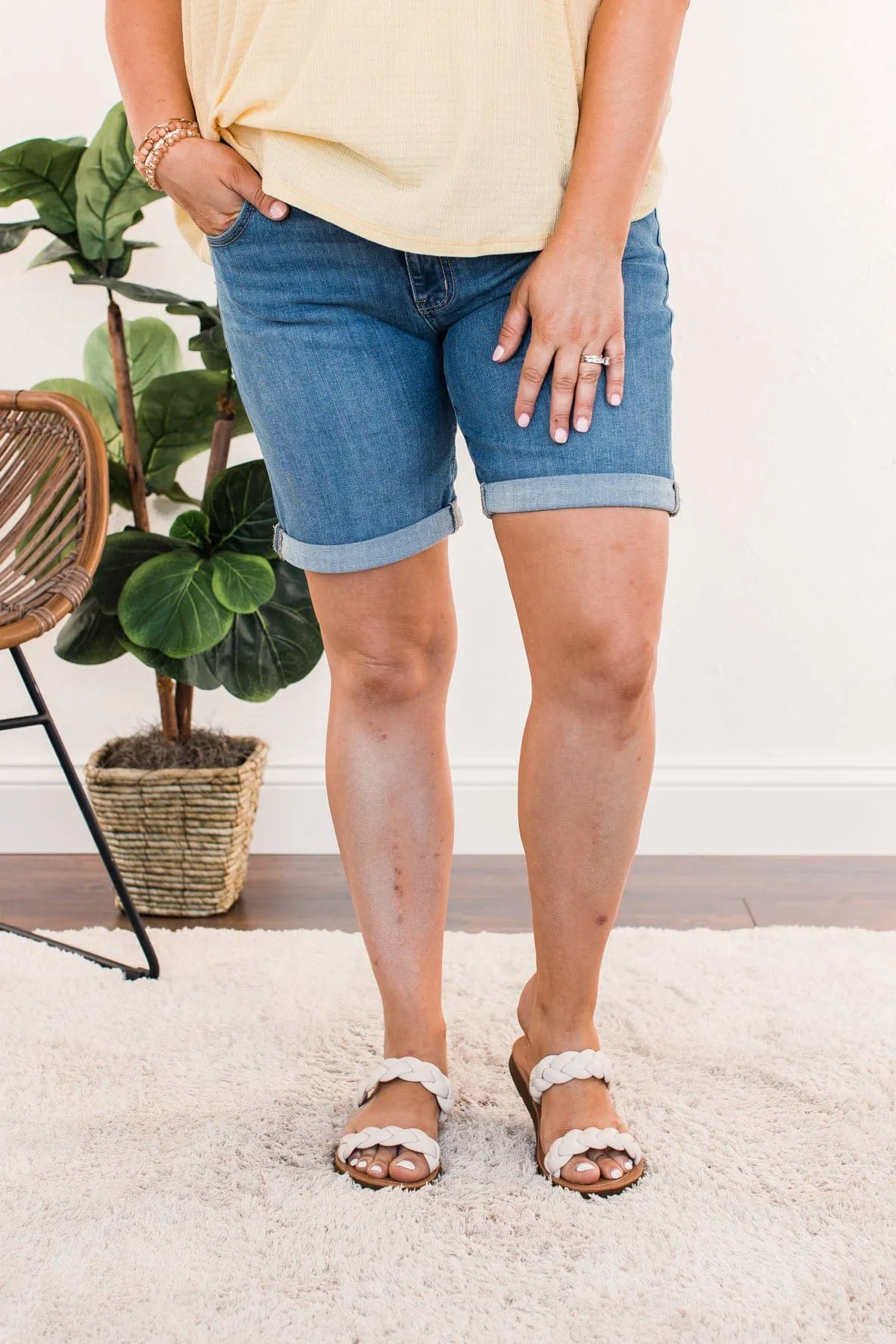 KanCan Mid-Rise Shorts- Lovina Wash