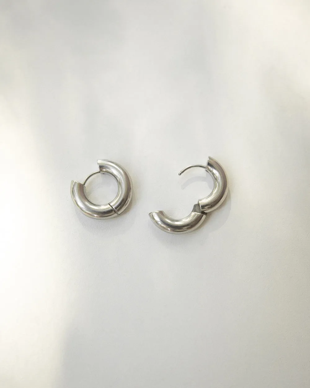 KIYO Clicker Hoops in Silver