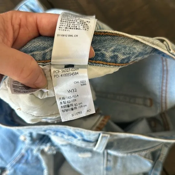 Levi’s 501 Distressed Raw Hem Jean Shorts Cutofffs High Waisted Size 32 Cotton