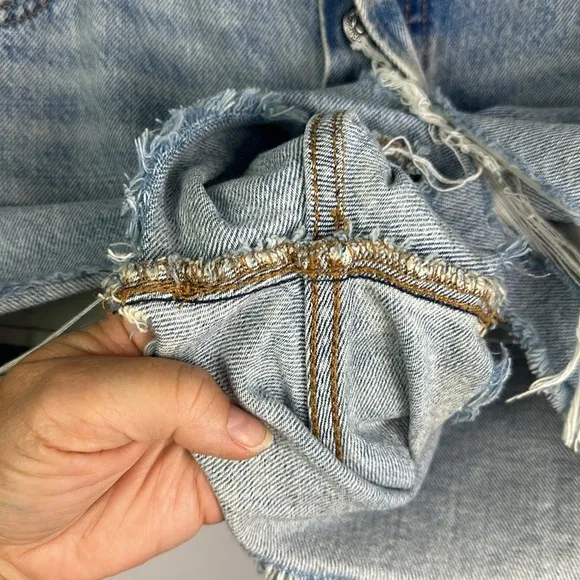 Levi’s 501 Distressed Raw Hem Jean Shorts Cutofffs High Waisted Size 32 Cotton