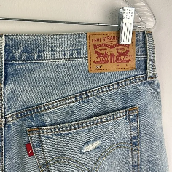 Levi’s 501 Distressed Raw Hem Jean Shorts Cutofffs High Waisted Size 32 Cotton