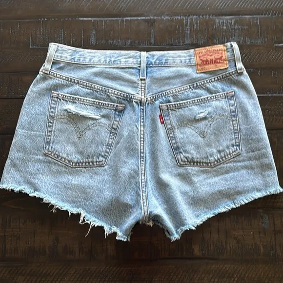 Levi’s 501 Distressed Raw Hem Jean Shorts Cutofffs High Waisted Size 32 Cotton