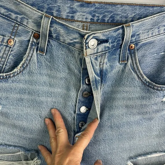Levi’s 501 Distressed Raw Hem Jean Shorts Cutofffs High Waisted Size 32 Cotton