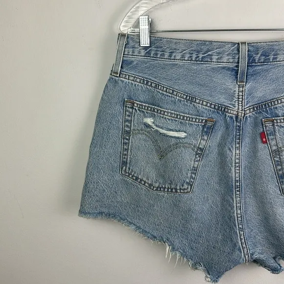 Levi’s 501 Distressed Raw Hem Jean Shorts Cutofffs High Waisted Size 32 Cotton