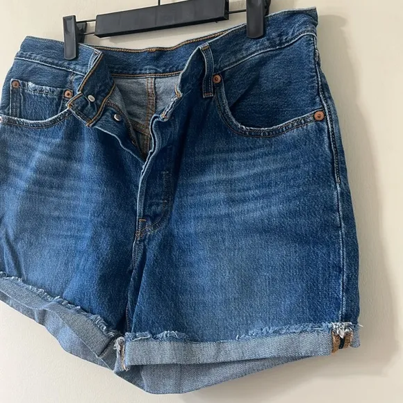 Levi’s Original Fit High-Rise 501 Dark Wash Denim Shorts Size 32