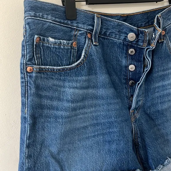 Levi’s Original Fit High-Rise 501 Dark Wash Denim Shorts Size 32