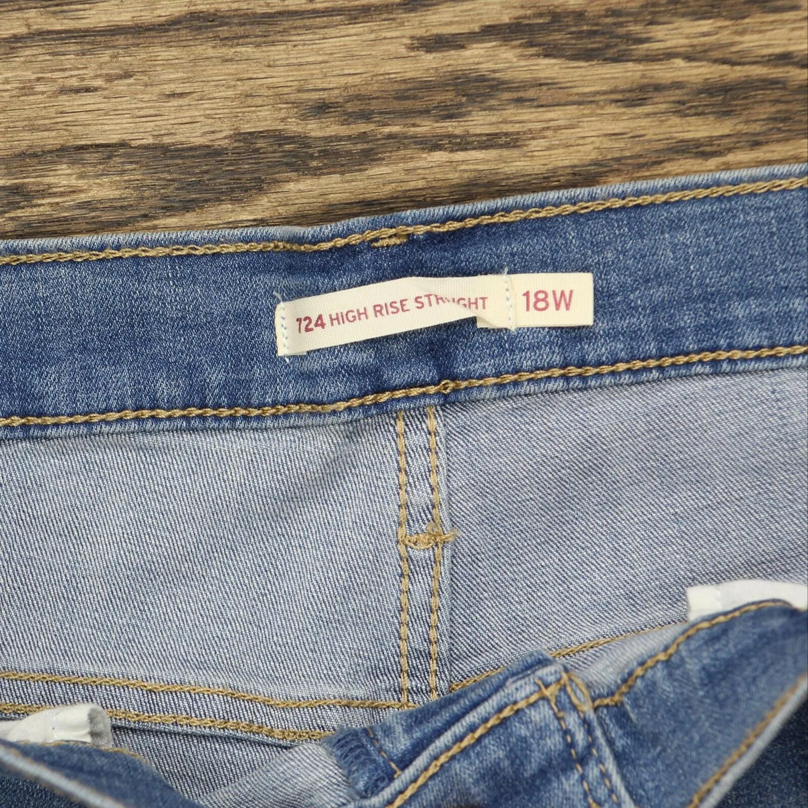 Levi's Women's 724 High Rise Straight Jeans 837370016