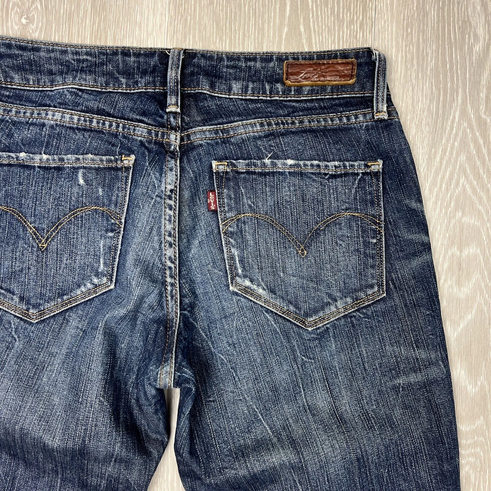 Levi’s Women’s Bold Curve Straight Leg Denim Jeans Size 27